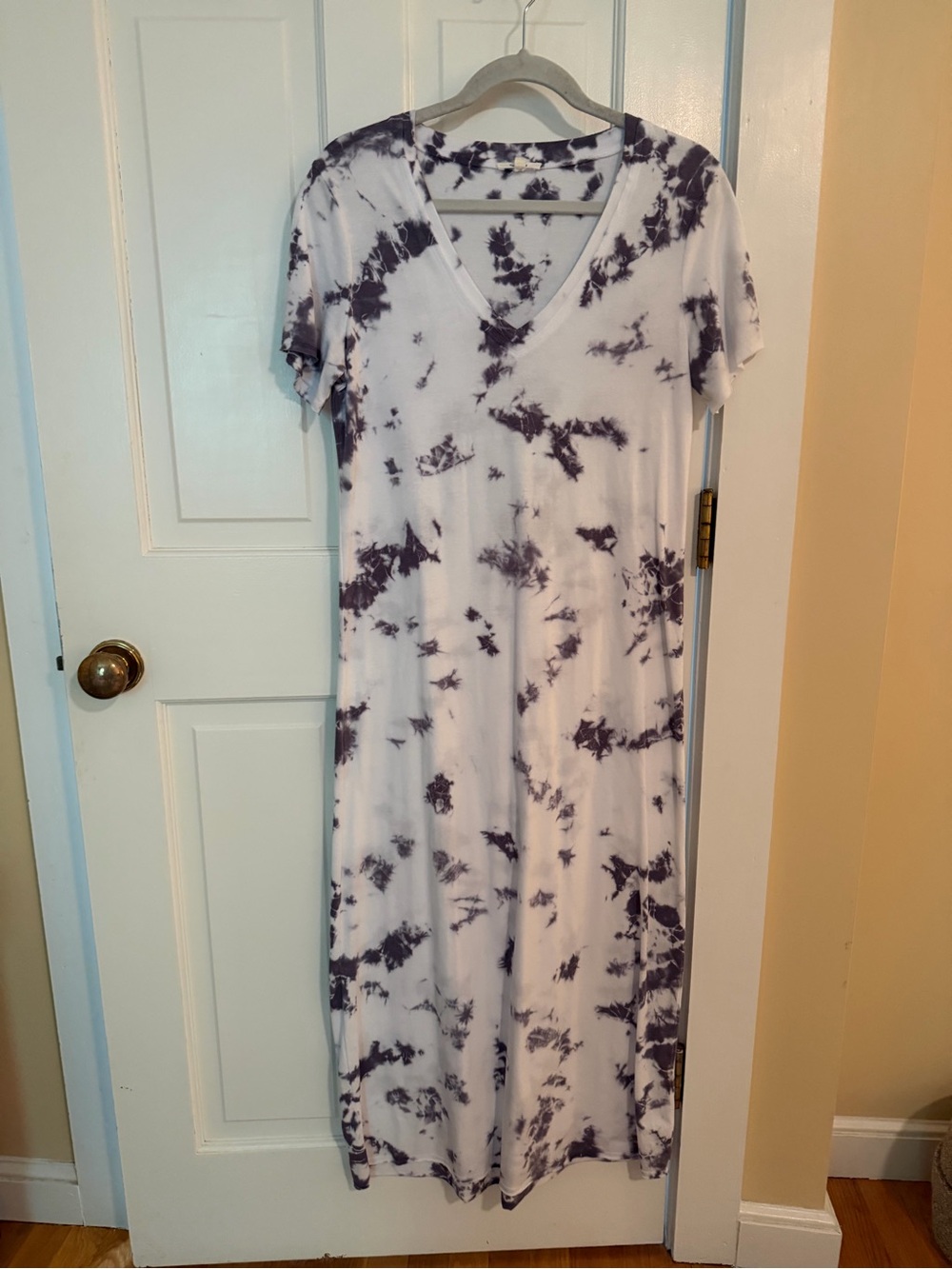 Splendid White and Grey Tie-Dye Dress